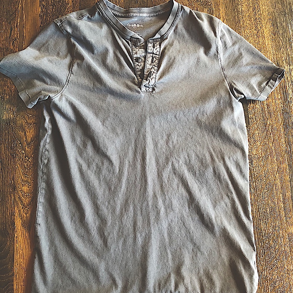 🐙Basic Henley🐙 - Picture 2 of 3